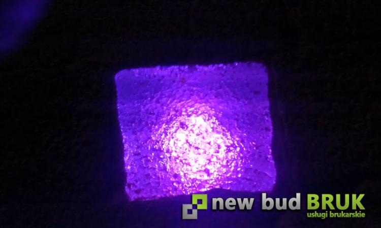 Świecąca kostka brukowa