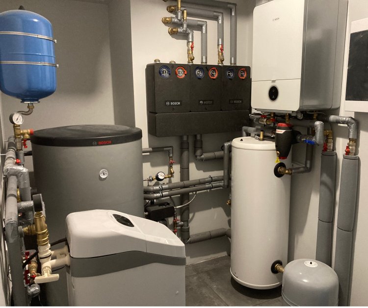 Kotłownia z urządzeniami grzewczymi