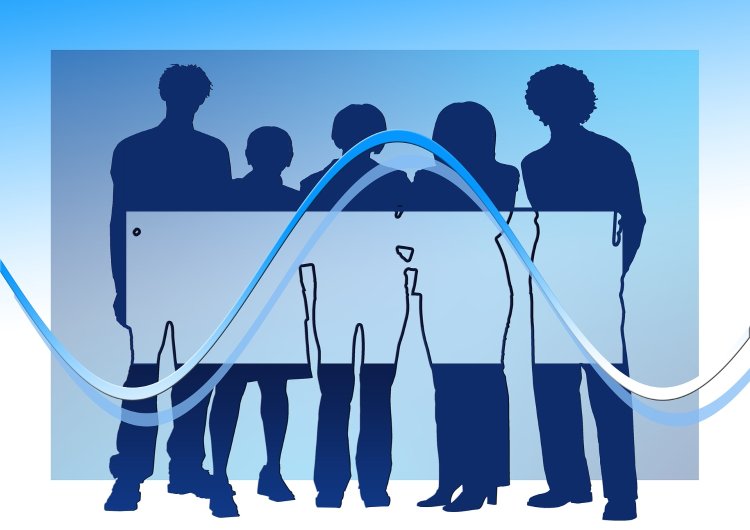 Grafika przedstawiająca cienie pięciu osób