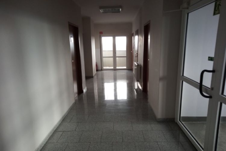 Korytarz w biurowcu – Kredyty hipoteczne