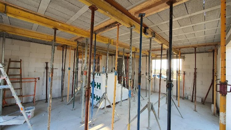 Realizacja stropu gęstożebrowego