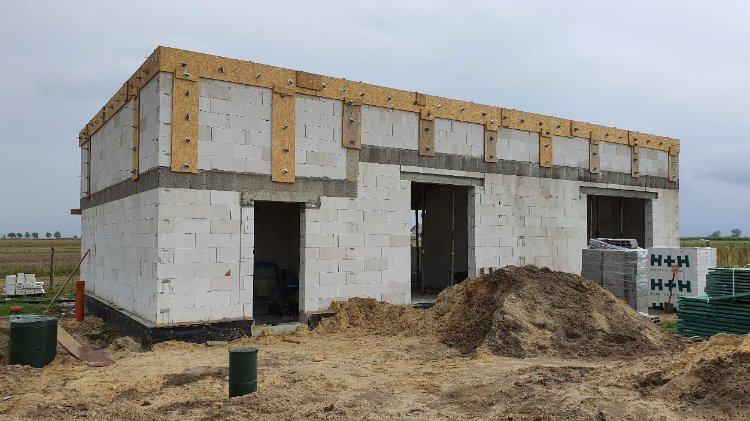 Rozstaw trzpieni powinien być nie większy niż 100 cm