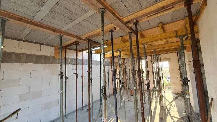 Strop gęstożebrowy