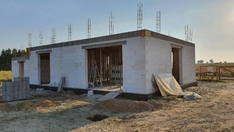 Trzpienie na kondygnacji 1p.