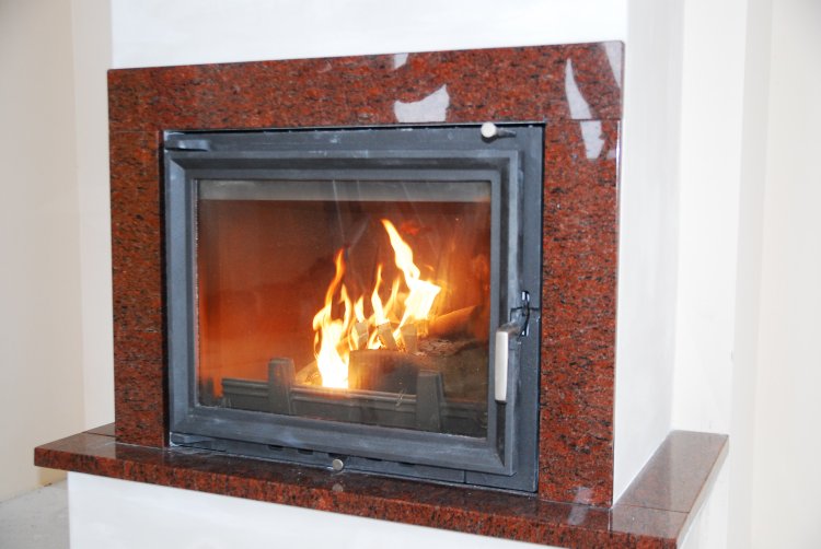 Czy warto montować kominek w domu?