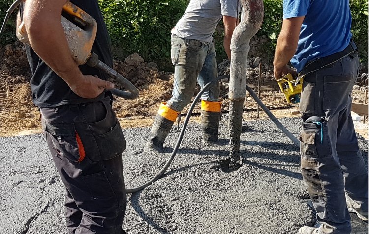 Wibrowanie betonu – zasady działania