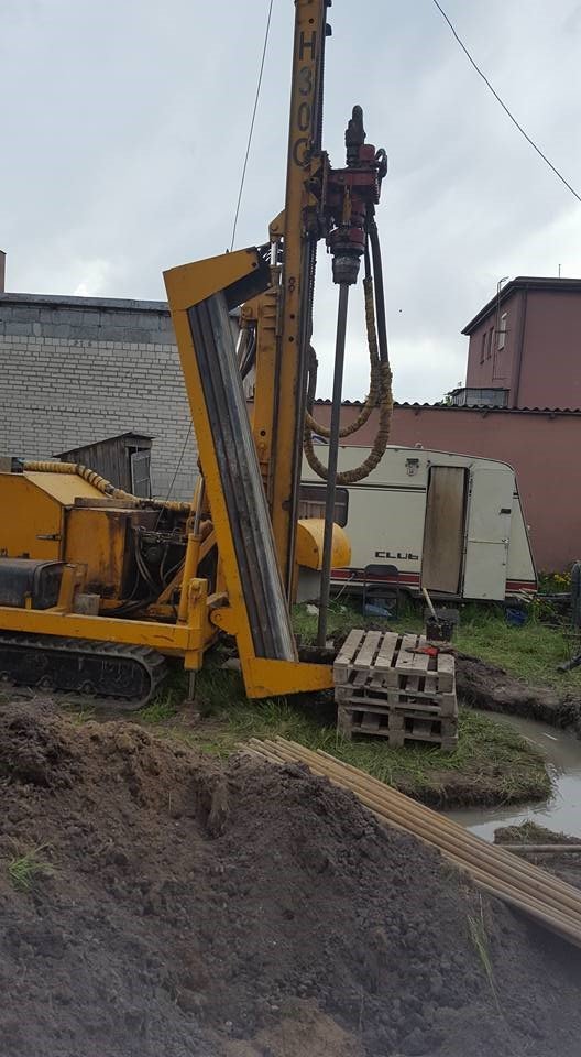 Proces wykonywania odwiertów dla wymiennika pionowego